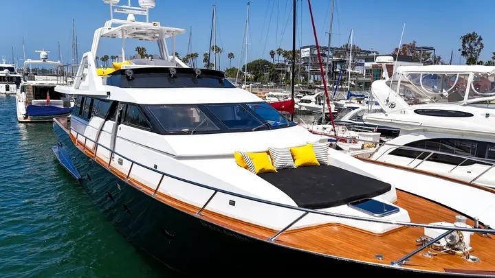 60ft Sunseeker Yacht
